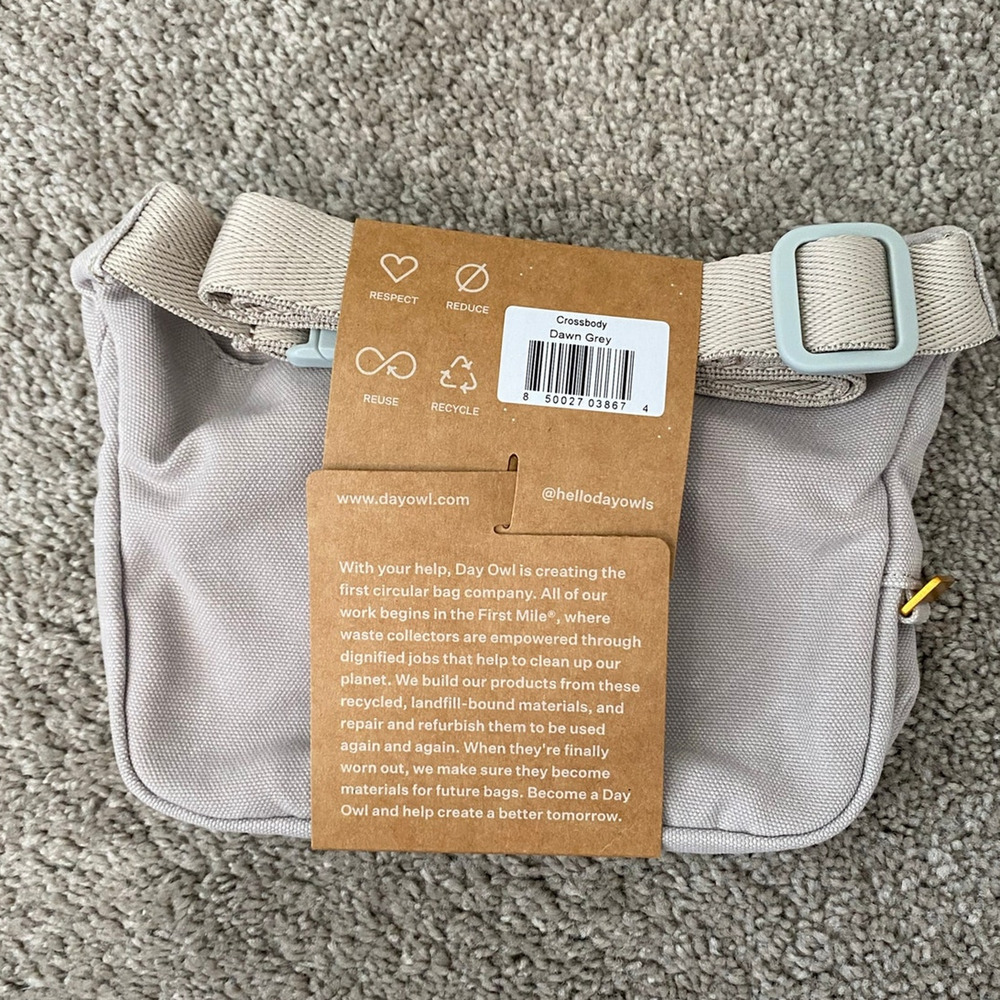 NWT Day Owl Crossbody Bag Dawn Grey Recycled Canvas Belt Bag - Picture 3 of 3